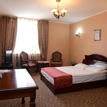 Bozok Hotel Астана Екстериор снимка