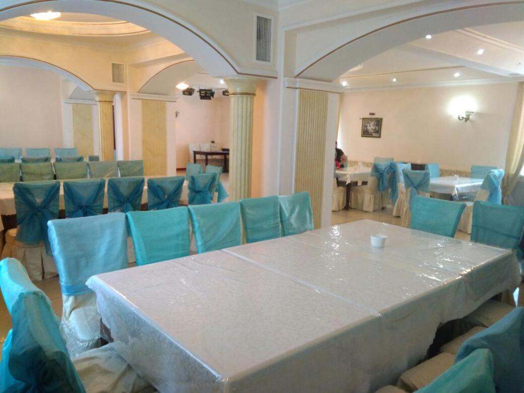 Bozok Hotel Астана Екстериор снимка