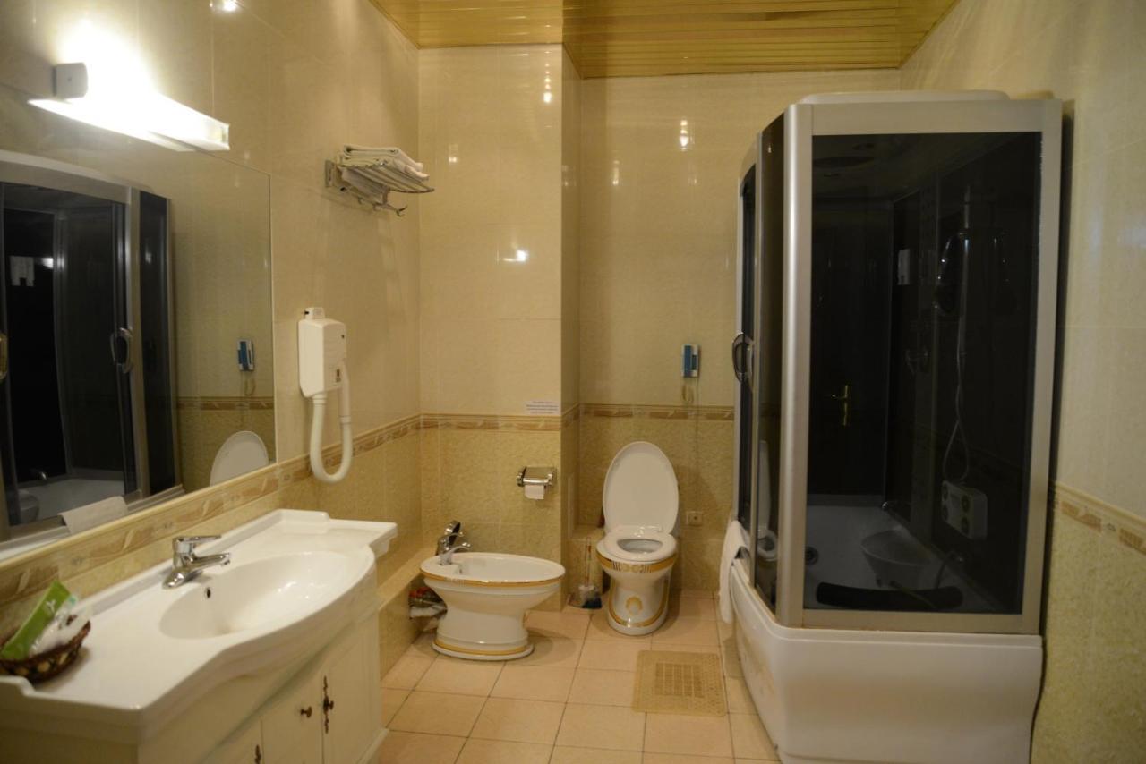 Bozok Hotel Астана Екстериор снимка