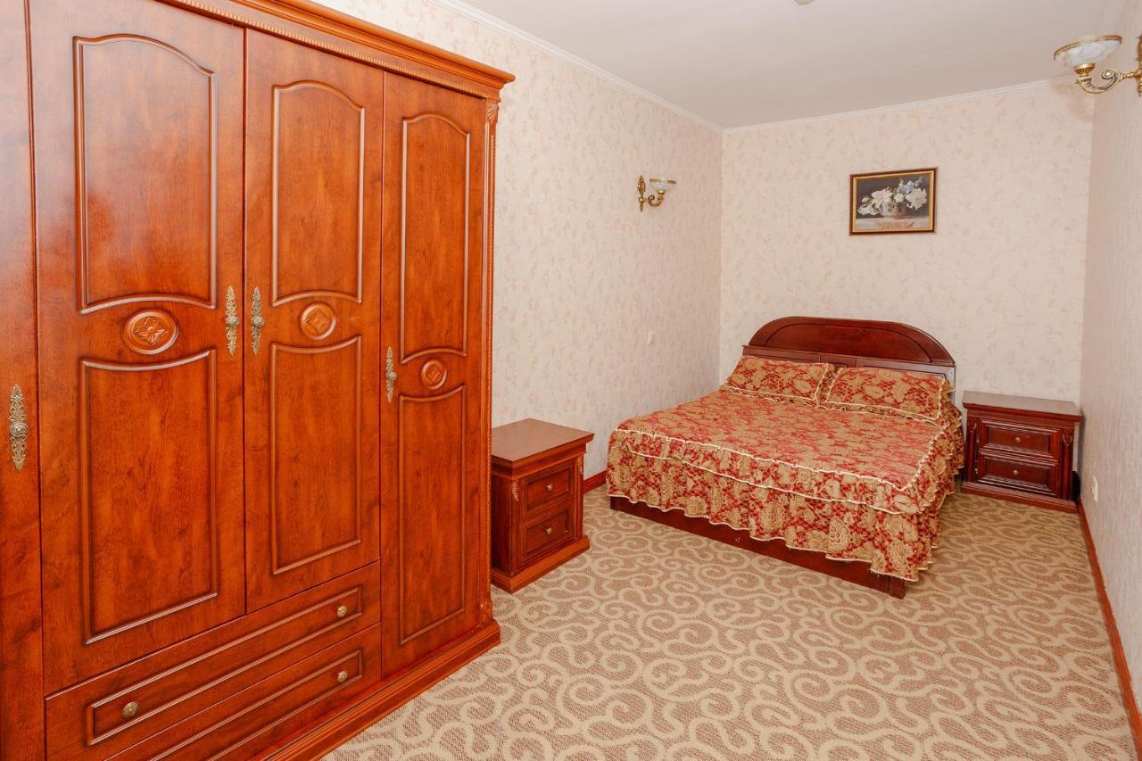 Bozok Hotel Астана Екстериор снимка